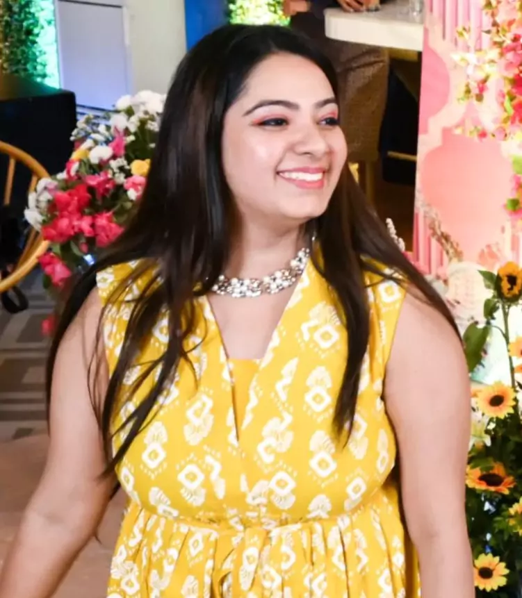 Anchor Drashti Vajar