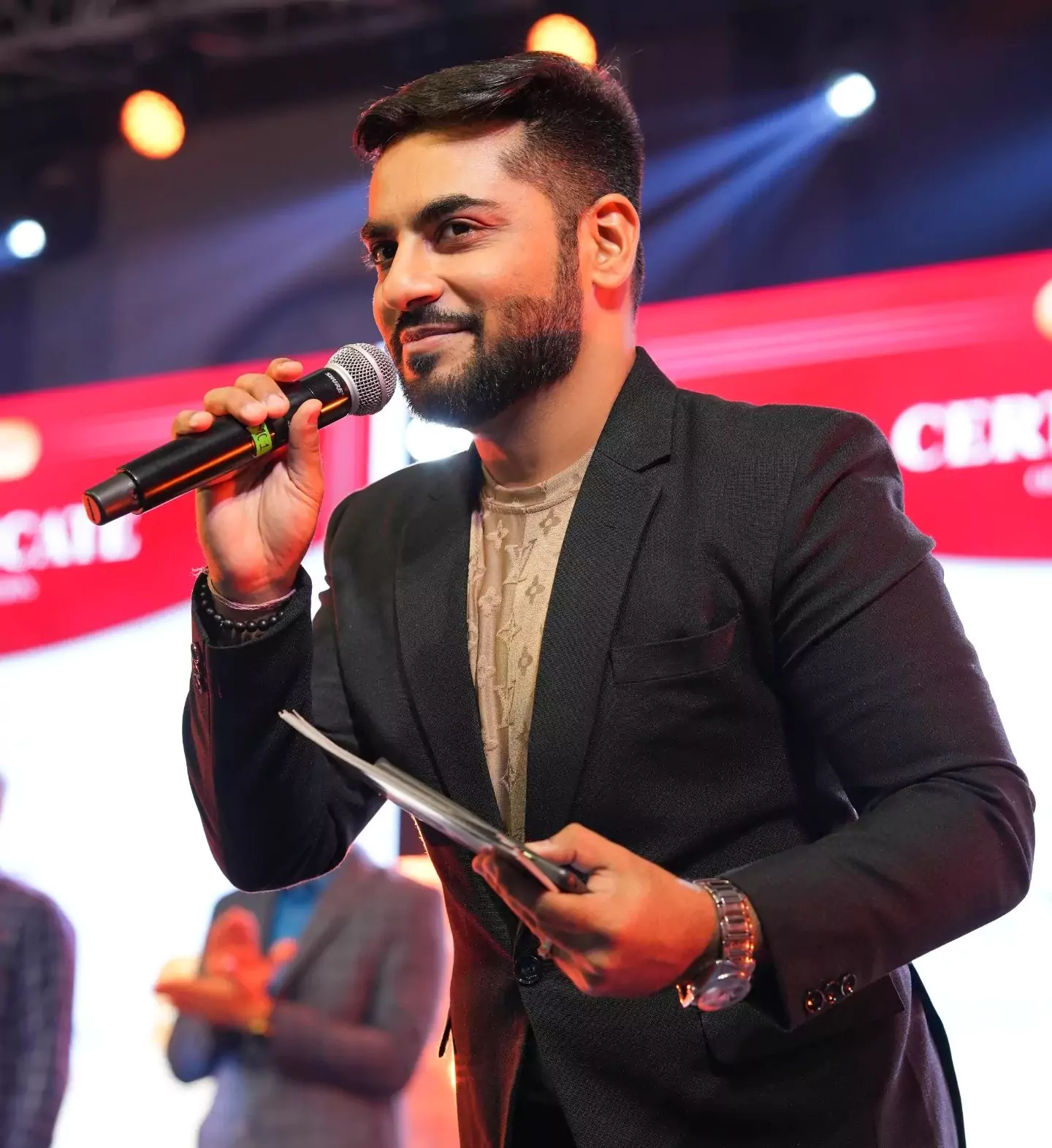 Anchor Mohit Jadhwani