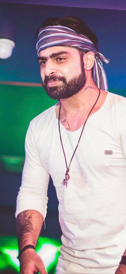 Book Sagar Bhatia for a wedding, corporate event, live performance