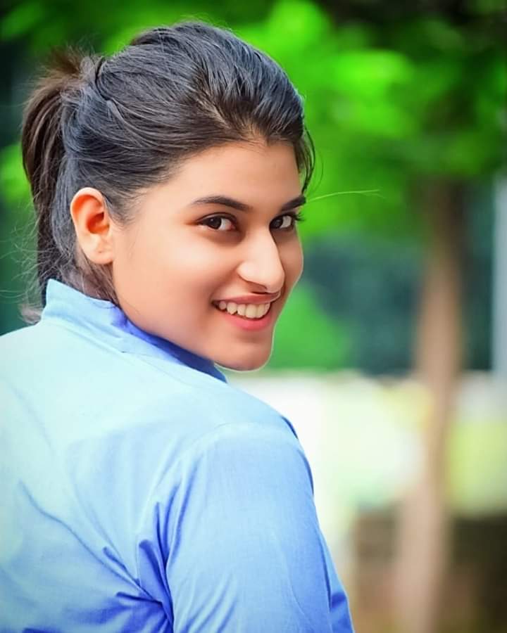 Anchor Nupur Kapoor