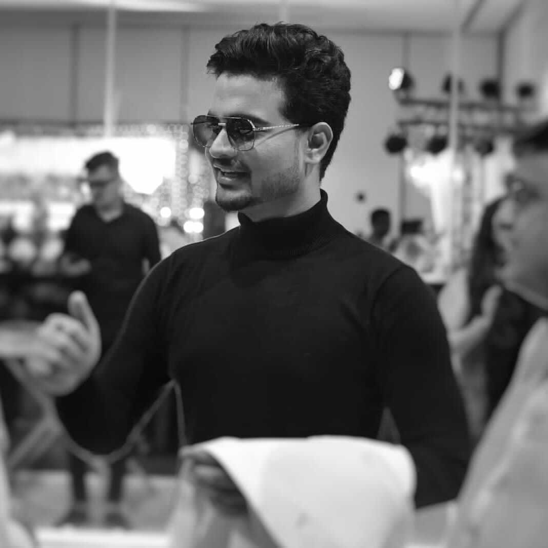 Book Rituraj Tiwari for a wedding, corporate event, live