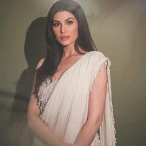 Elnaaz Norouzi