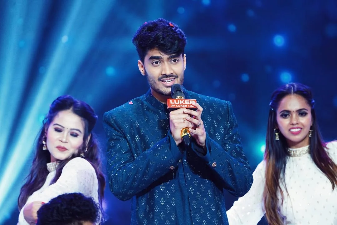 Saregamapa Zee Keralam Live Now Book Pranav Kaushik For