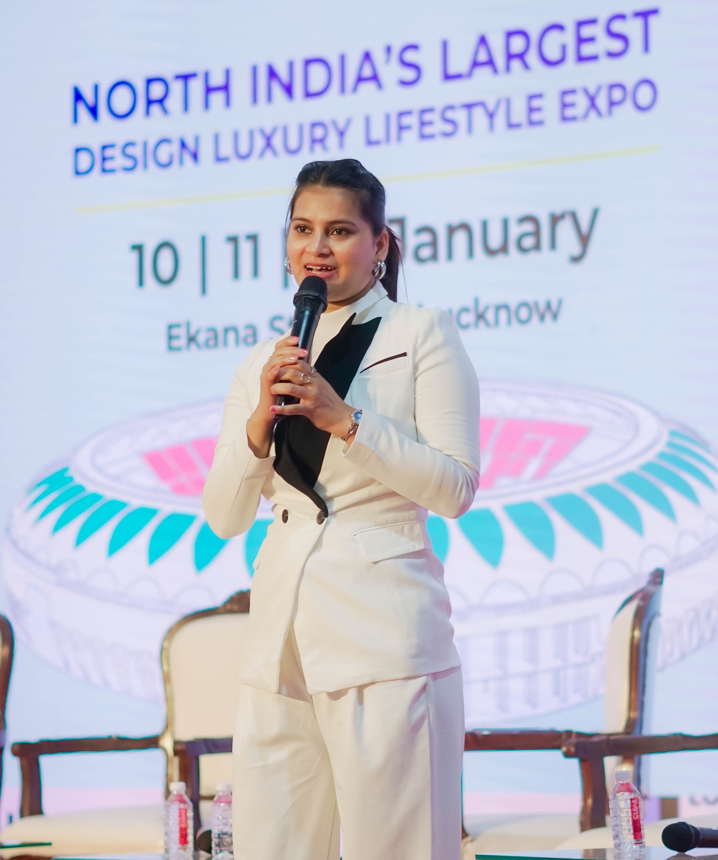 Anchor Lubna  Hashmi