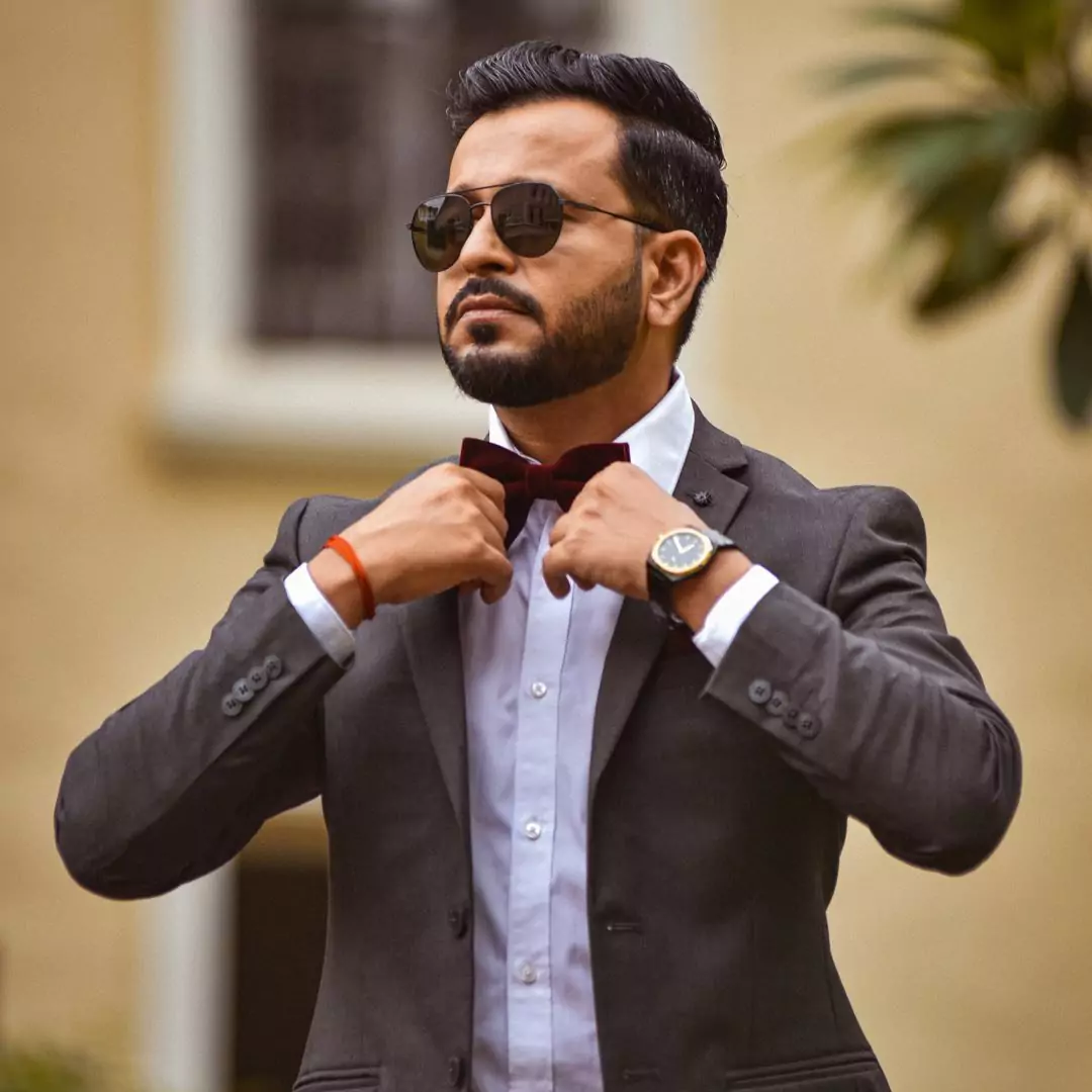 Anchor Mitin Upadhyay