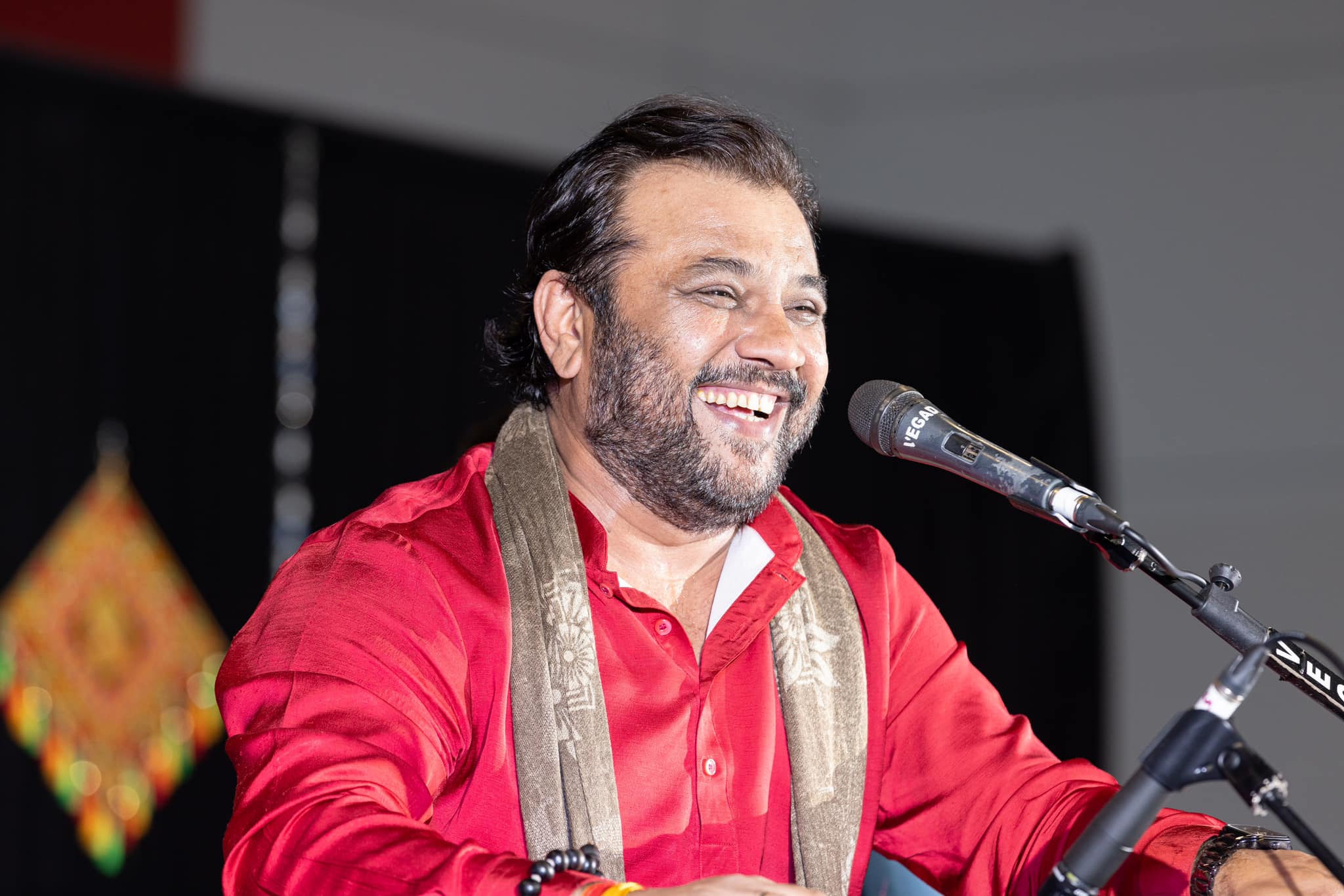 Kirtidan Gadhvi Singer