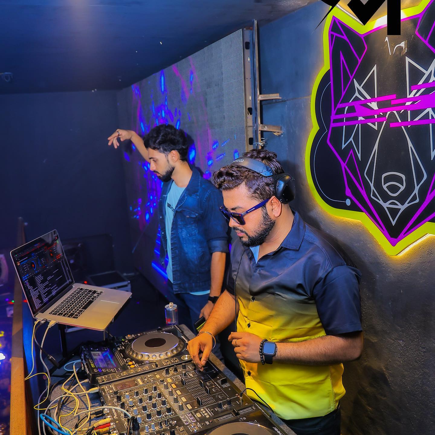 Book DJ in Bangalore for Wedding, Corporate event and College fest