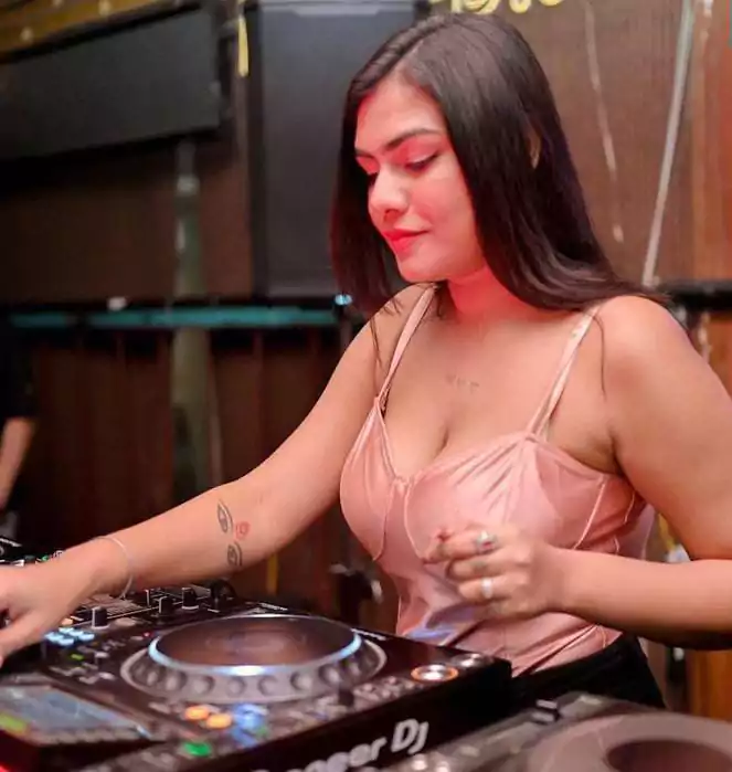 DJ Anshika Bagde