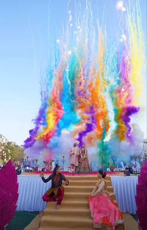 Wedding entry, Dry ice matka, Co2 Blaster, Low fog machine, Cold pyro, Co2 gun on hire for wedding haldi mehandi, ring ceremony