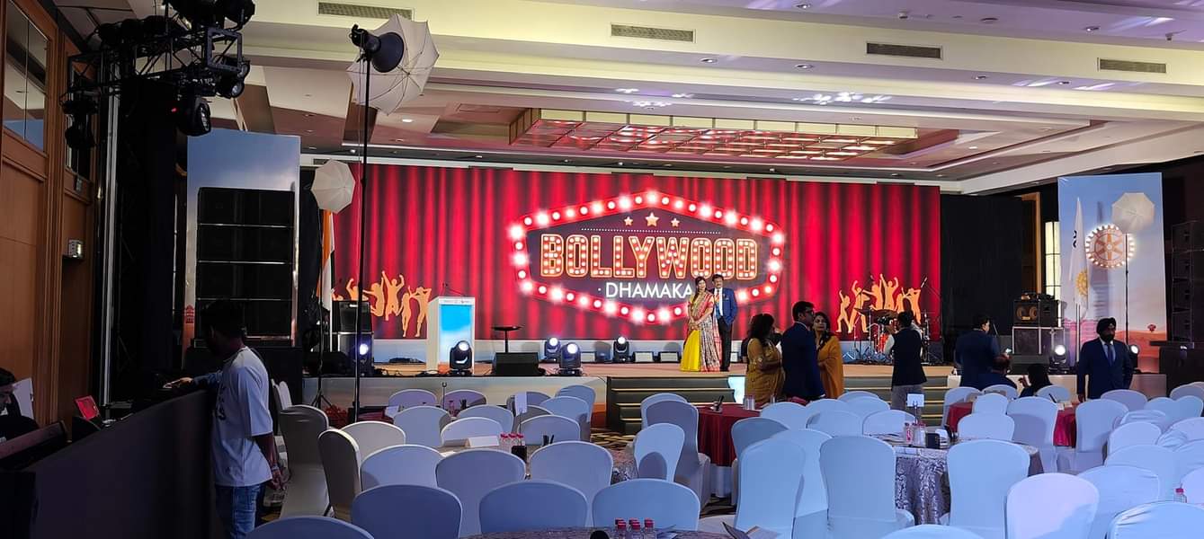 Why Hire Professional Artists for Corporate Events, Weddings and Live Entertainment