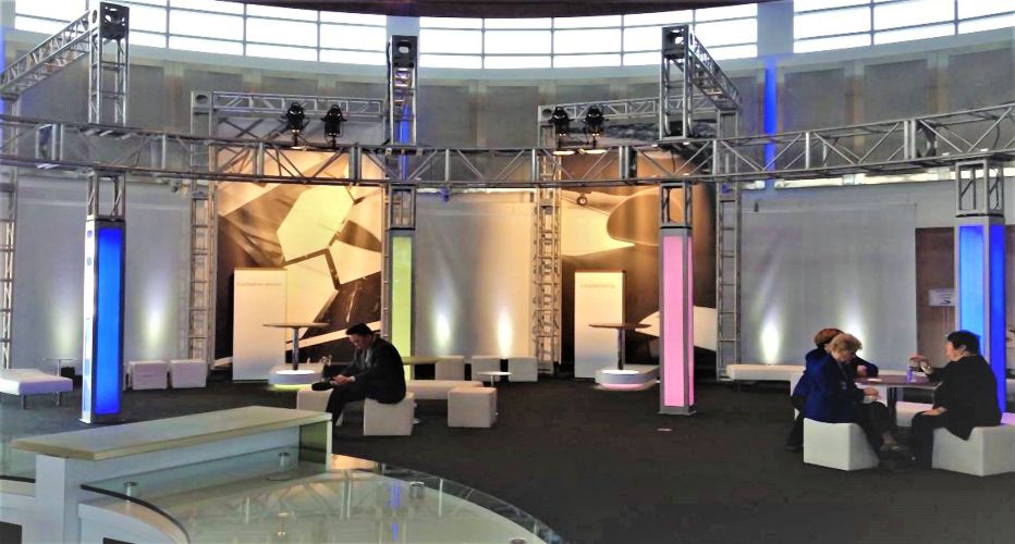 Setup and Design That Attract Attention