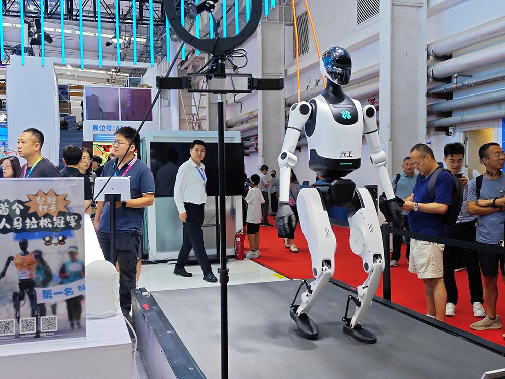 AI Humanoid Robot on Rent for Events, Exhibitions and Brand Promotions – Features & Engagement Capabilities