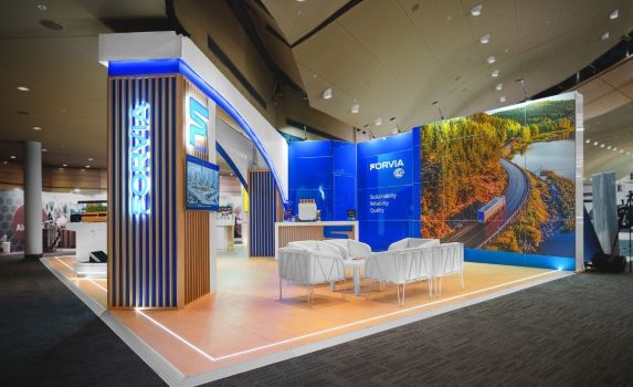 Making Trade Fairs Interactive and Modern
