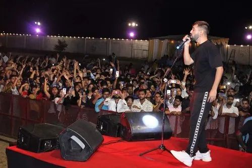 Type of Shows We Book Artist For