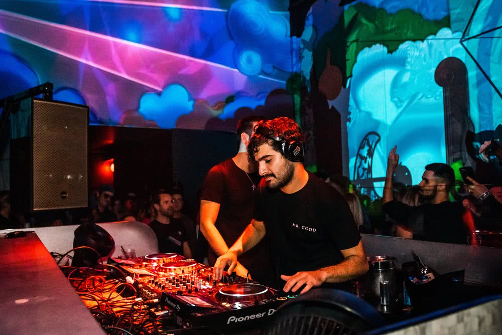 Adding Spark to Events with Entertainment and Artist Management