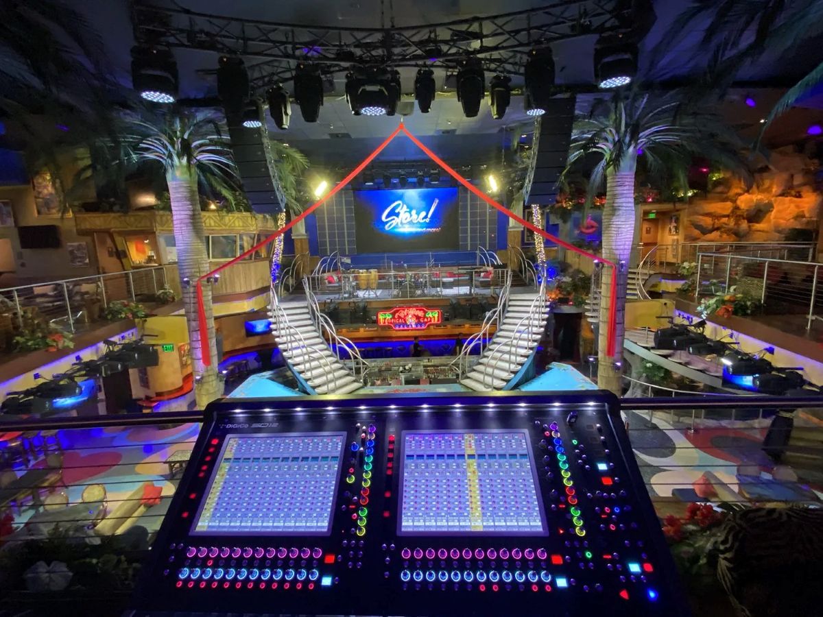 Laser Show and Projection Mapping Services for Corporate Events and Shows – Technology & Setup