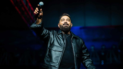 Book Top Solo Singers for Events – Weddings, Corporate Functions and More