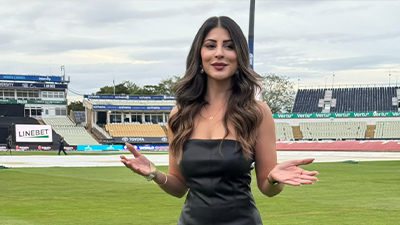 Top 10 Professional Anchors in Mumbai for Corporate Events