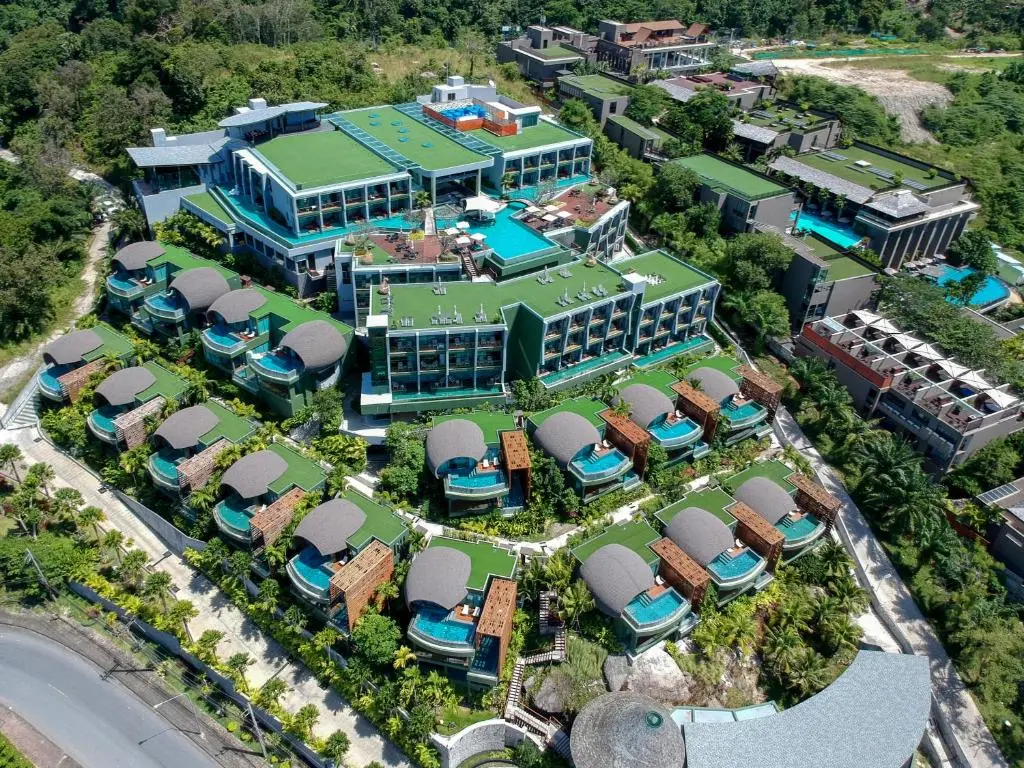 Crest Resort 