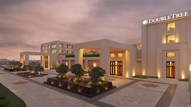 DoubleTree by Hilton Hotel Agra