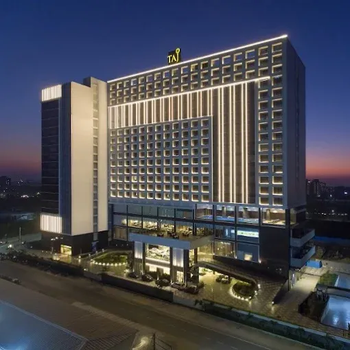 Taj Skyline