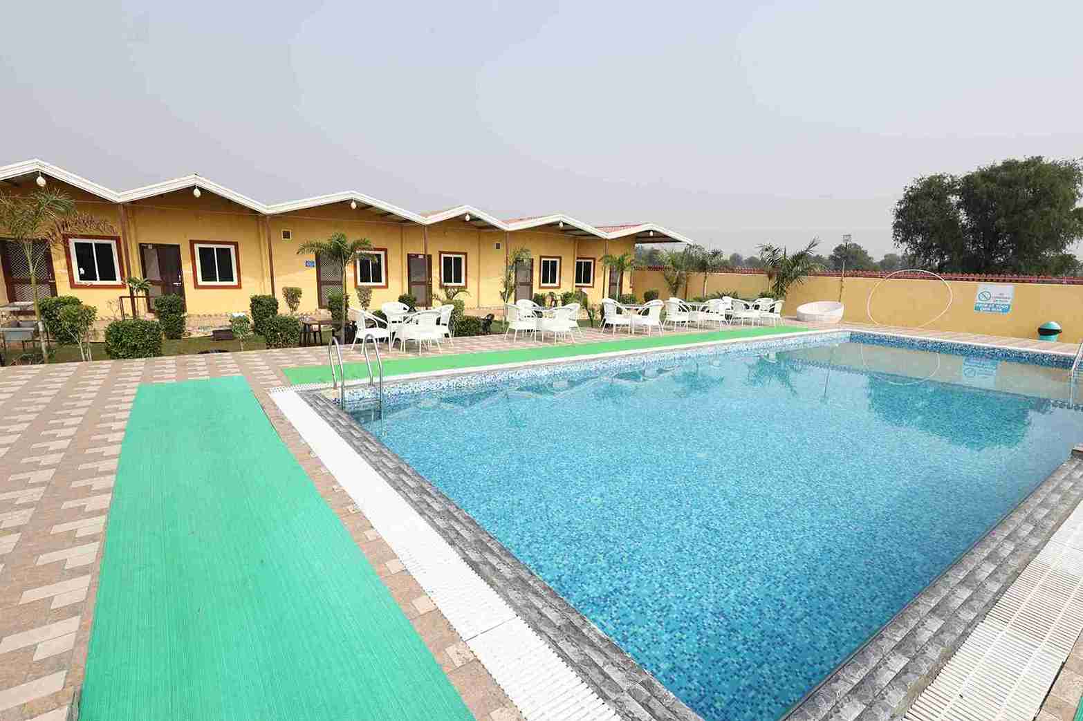 The Roar Inn Resort