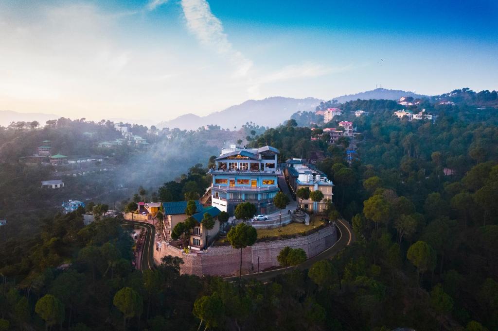 WelcomHeritage Parv Vilas Resort & Spa, Kasauli Hills